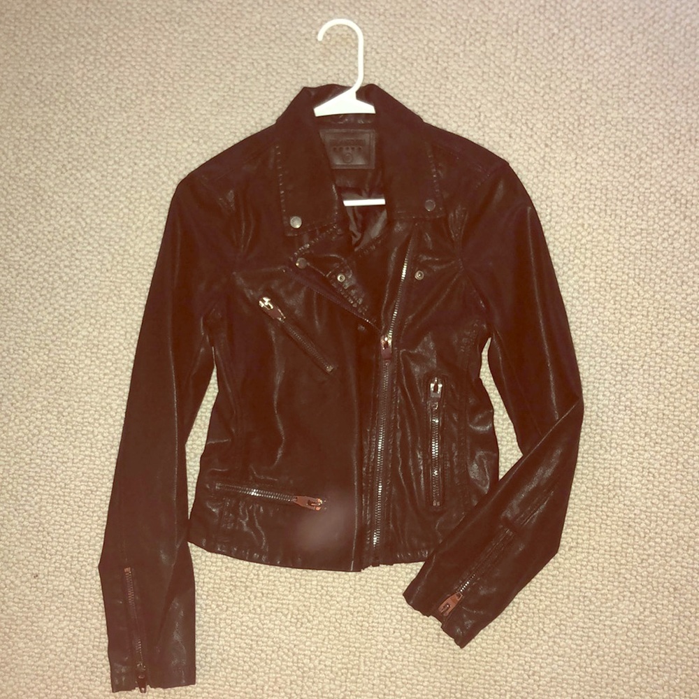 Faux leather jacket ✨